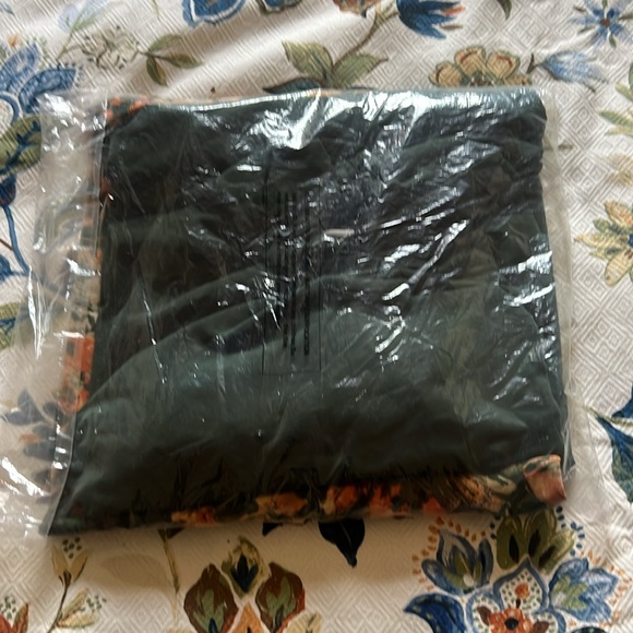 SUSAN GRAVER cardigan two piece - Picture 6 of 9